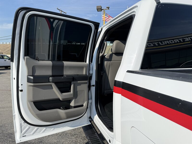 2022 Ford F-250 XL - Photo 15 - Arlington, TX 76011