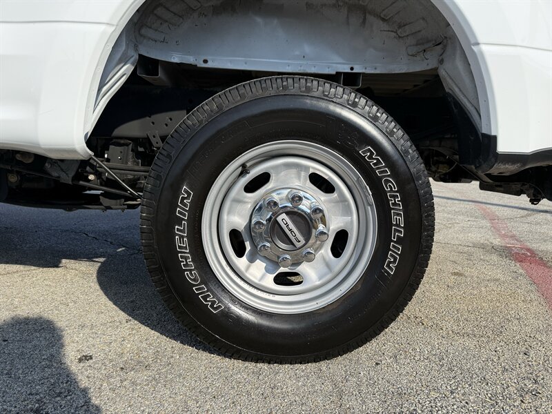 2022 Ford F-250 XL - Photo 11 - Arlington, TX 76011