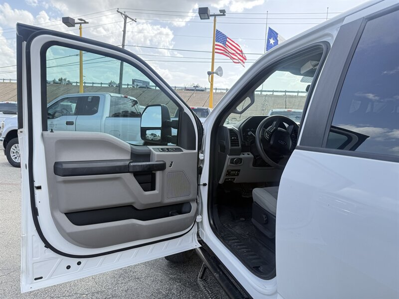 2017 Ford F-250 Super Duty XL - Photo 14 - Arlington, TX 76011