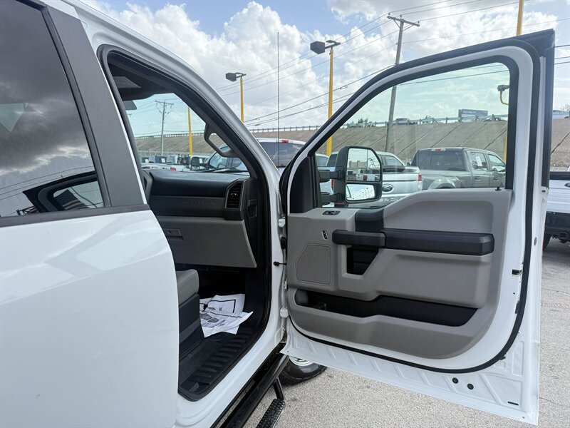 2017 Ford F-250 Super Duty XL - Photo 18 - Arlington, TX 76011