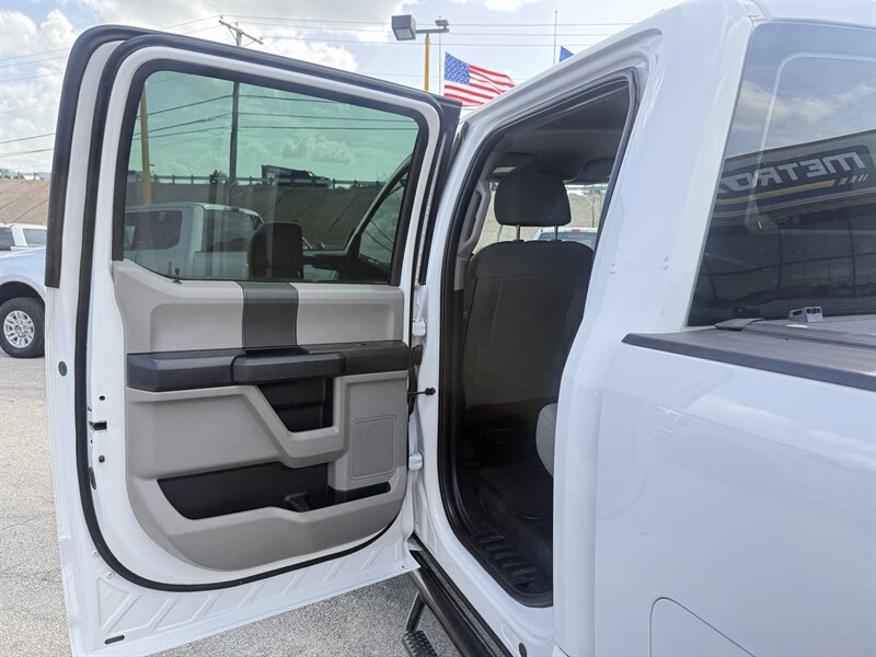 2017 Ford F-250 Super Duty XL - Photo 16 - Arlington, TX 76011