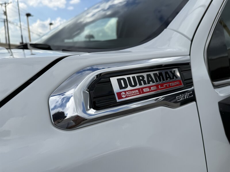 2022 GMC Sierra 2500HD SLE - Photo 12 - Arlington, TX 76011