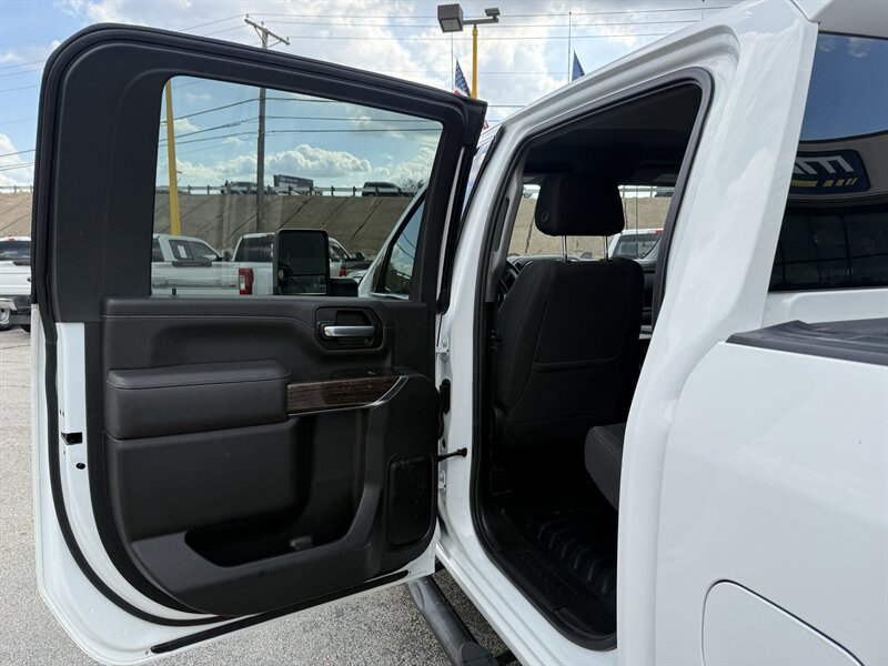 2022 GMC Sierra 2500HD SLE - Photo 15 - Arlington, TX 76011