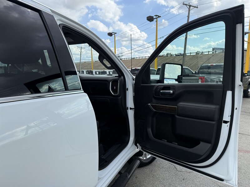 2022 GMC Sierra 2500HD SLE - Photo 17 - Arlington, TX 76011