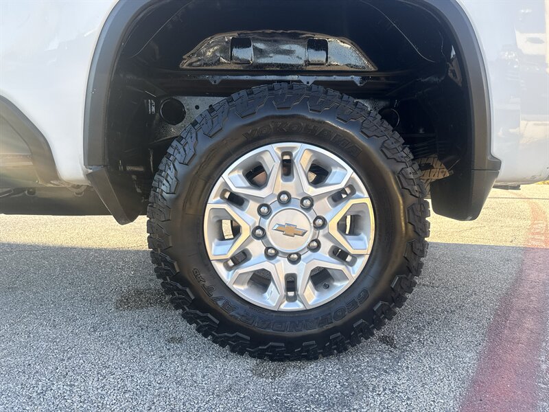 2021 Chevrolet Silverado 2500 LT - Photo 10 - Arlington, TX 76011