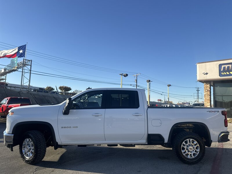 2021 Chevrolet Silverado 2500 LT - Photo 8 - Arlington, TX 76011