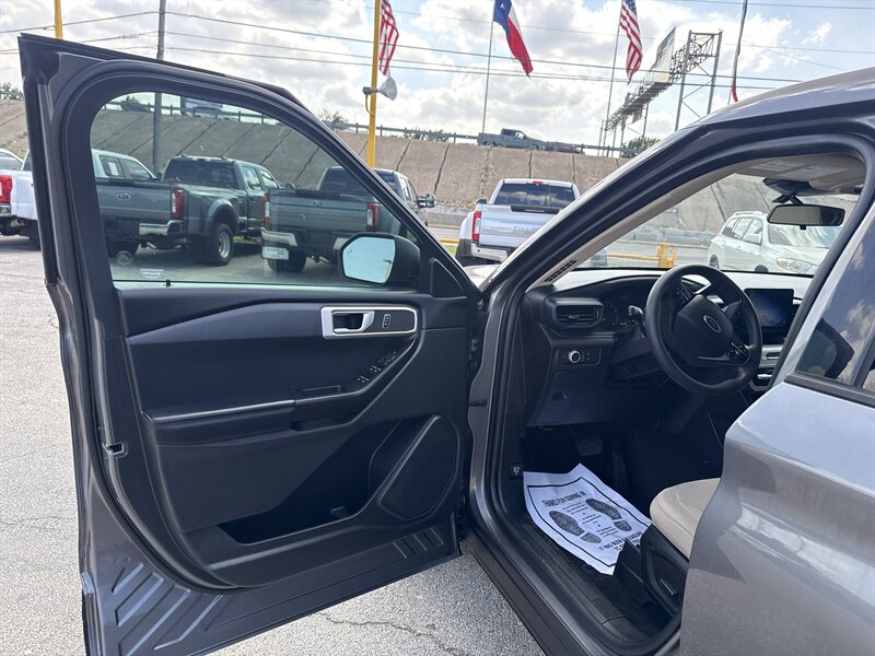 2021 Ford Explorer - Photo 12 - Arlington, TX 76011