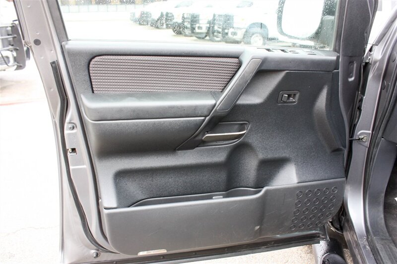 2013 Nissan Titan SV - Photo 11 - Arlington, TX 76011