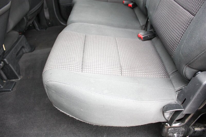 2013 Nissan Titan SV - Photo 18 - Arlington, TX 76011