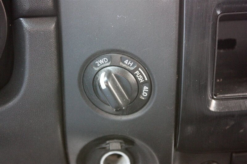 2013 Nissan Titan SV - Photo 31 - Arlington, TX 76011