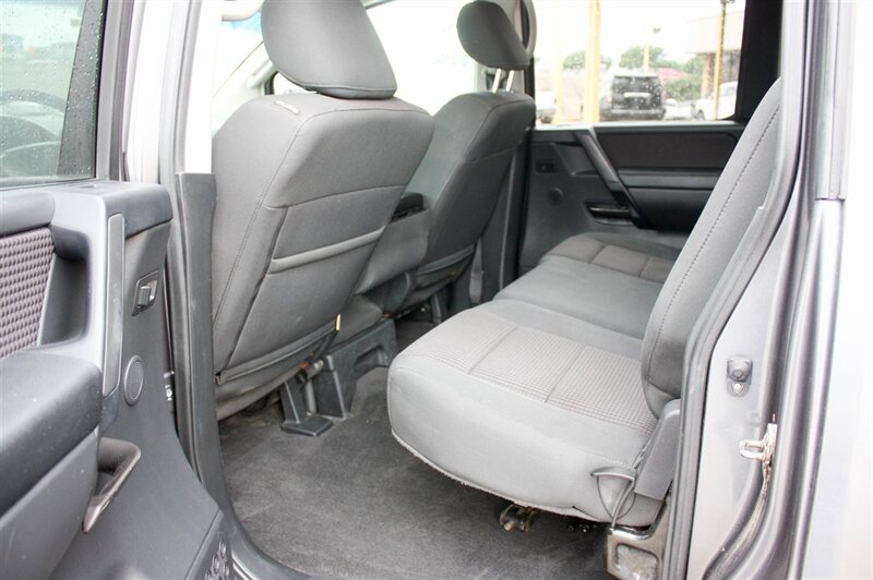 2013 Nissan Titan SV - Photo 17 - Arlington, TX 76011