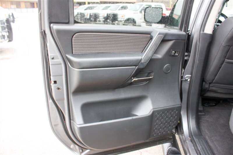 2013 Nissan Titan SV - Photo 16 - Arlington, TX 76011