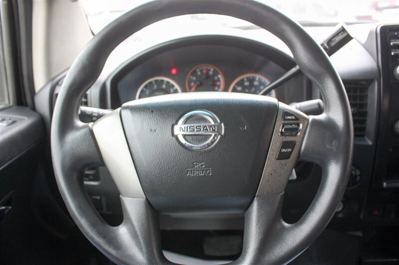 2013 Nissan Titan SV - Photo 28 - Arlington, TX 76011