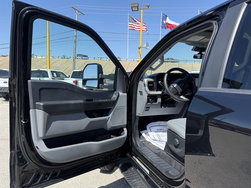2024 Ford F-550 Super Duty - Photo 13 - Arlington, TX 76011