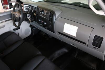 2013 Chevrolet Silverado 3500HD CC Work Truck   - Photo 32 - Arlington, TX 76011