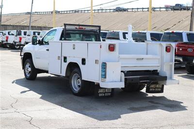 2013 Chevrolet Silverado 3500HD CC Work Truck   - Photo 8 - Arlington, TX 76011