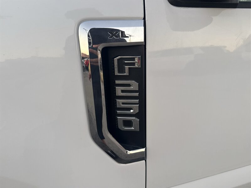 2017 Ford F-250 XL - Photo 11 - Arlington, TX 76011