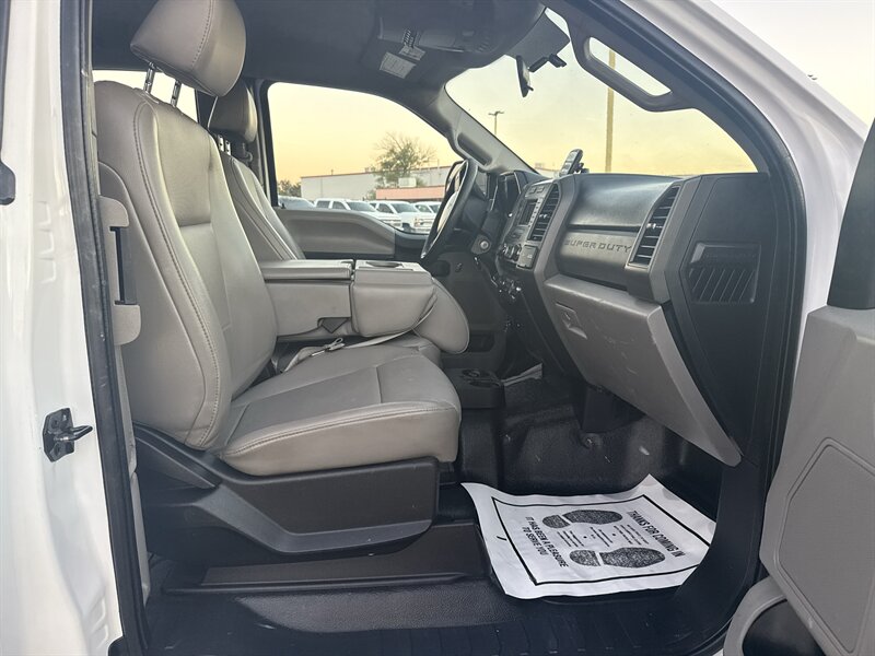 2017 Ford F-250 XL - Photo 18 - Arlington, TX 76011