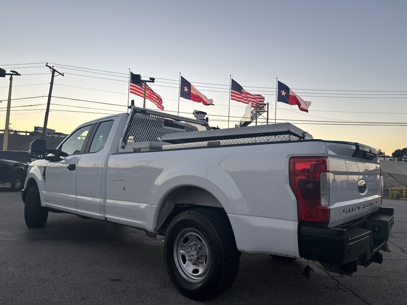 2017 Ford F-250 XL - Photo 7 - Arlington, TX 76011