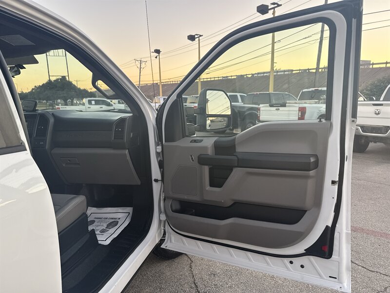 2017 Ford F-250 XL - Photo 17 - Arlington, TX 76011