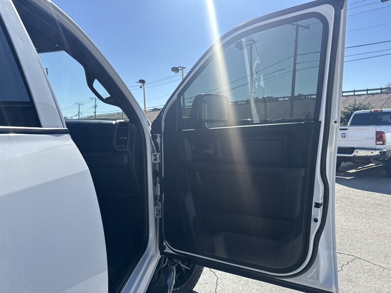 2023 RAM 2500 Tradesman   - Photo 17 - Arlington, TX 76011