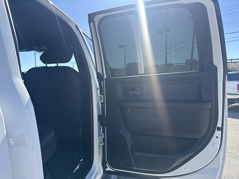 2023 RAM 2500 Tradesman   - Photo 19 - Arlington, TX 76011