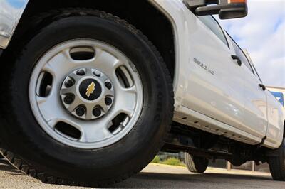 2018 Chevrolet Silverado 2500 Work Truck   - Photo 2 - Arlington, TX 76011