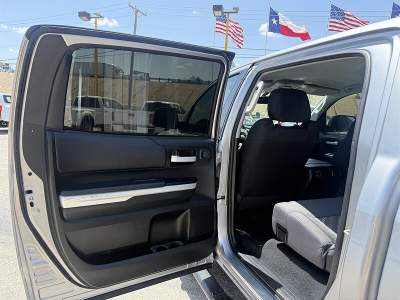 2017 Toyota Tundra SR5 - Photo 17 - Arlington, TX 76011