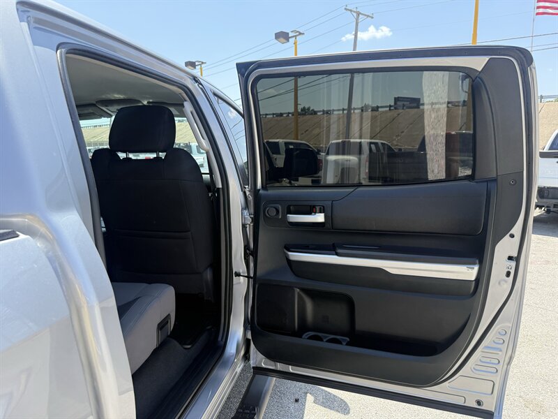 2017 Toyota Tundra SR5 - Photo 21 - Arlington, TX 76011