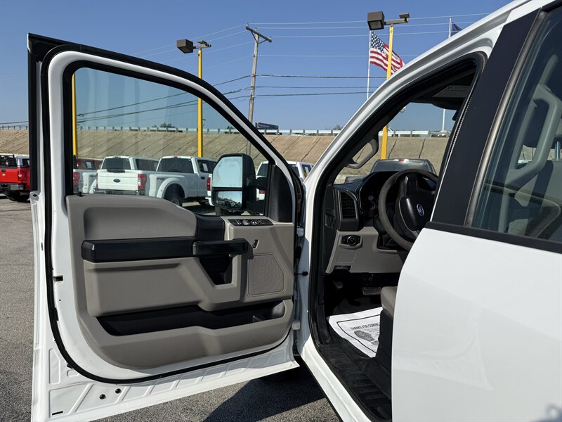 2017 Ford F-350 Super Duty XL - Photo 14 - Arlington, TX 76011