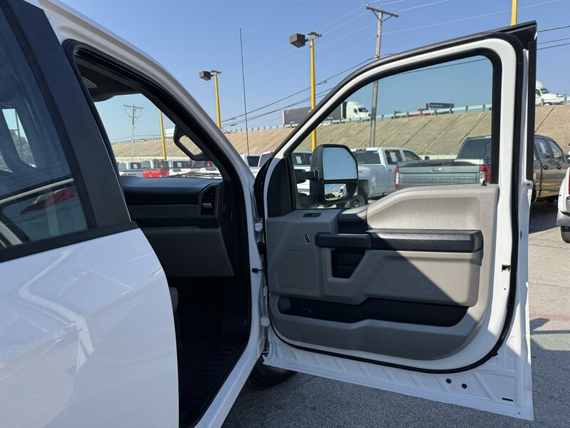 2017 Ford F-350 Super Duty XL - Photo 18 - Arlington, TX 76011