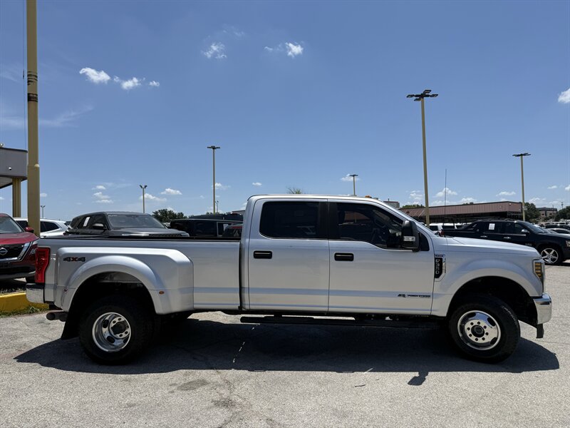 2019 Ford F-350 STX - Photo 4 - Arlington, TX 76011