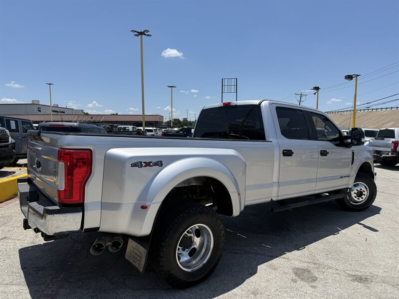 2019 Ford F-350 STX - Photo 5 - Arlington, TX 76011