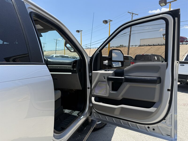2019 Ford F-350 STX - Photo 18 - Arlington, TX 76011