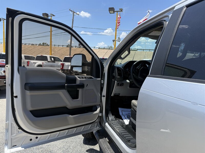2019 Ford F-350 STX - Photo 14 - Arlington, TX 76011