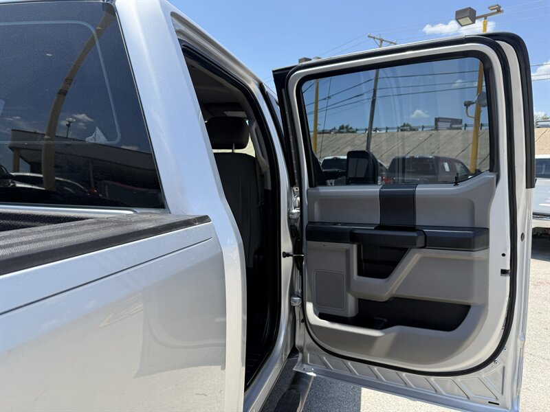 2019 Ford F-350 STX - Photo 20 - Arlington, TX 76011