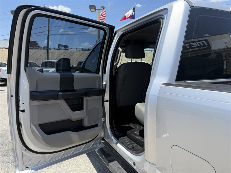 2019 Ford F-350 STX - Photo 16 - Arlington, TX 76011