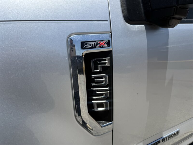 2019 Ford F-350 STX - Photo 11 - Arlington, TX 76011