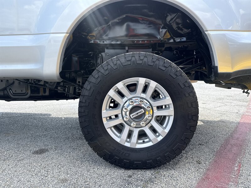 2019 Ford F-250 Super Duty XLT - Photo 11 - Arlington, TX 76011