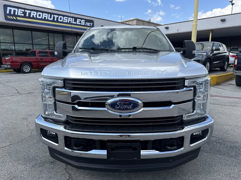 2019 Ford F-250 Super Duty XLT - Photo 2 - Arlington, TX 76011