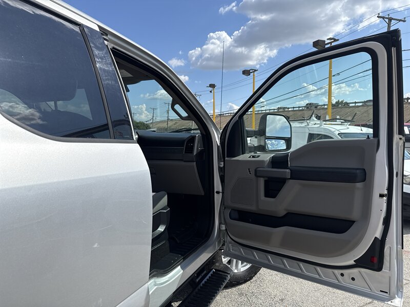 2019 Ford F-250 Super Duty XLT - Photo 18 - Arlington, TX 76011