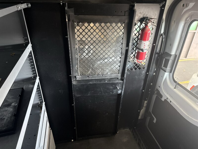 2016 Ford Transit 350 - Photo 28 - Arlington, TX 76011