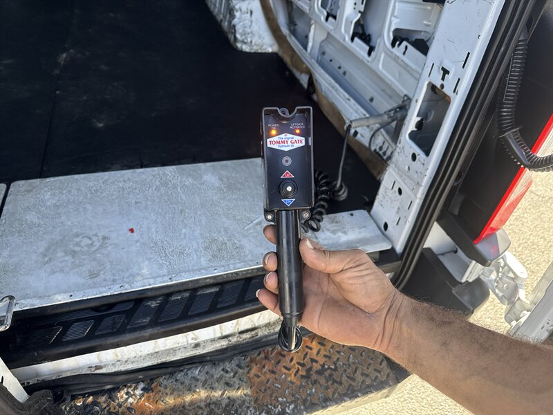 2016 Ford Transit 350 - Photo 9 - Arlington, TX 76011