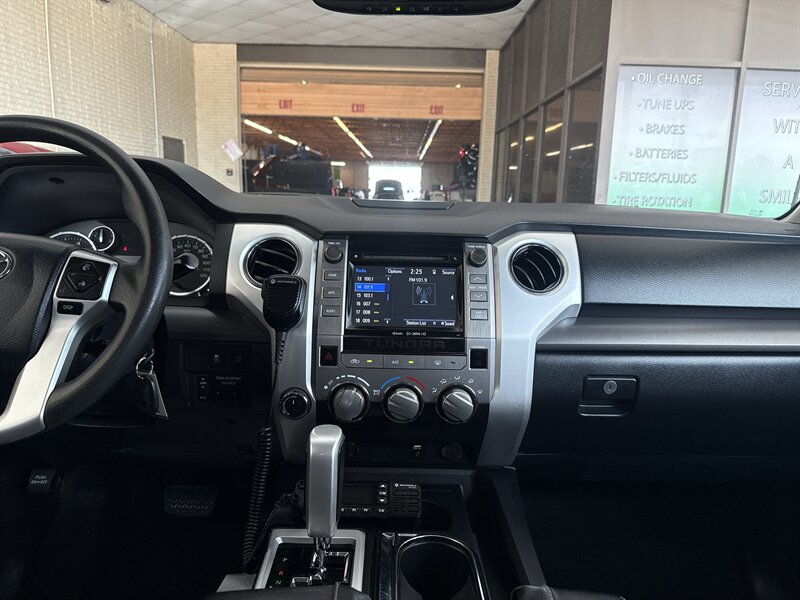 2016 Toyota Tundra SR5 - Photo 28 - Arlington, TX 76011