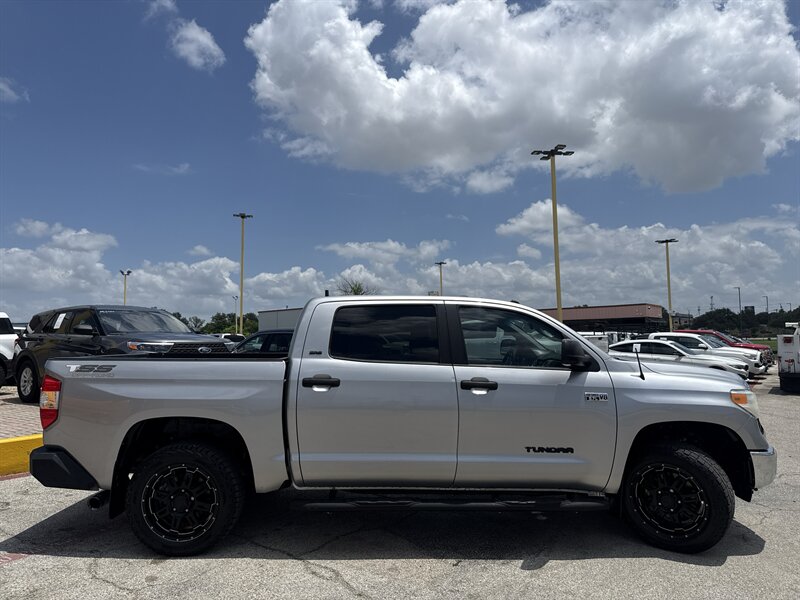 2016 Toyota Tundra SR5 - Photo 4 - Arlington, TX 76011