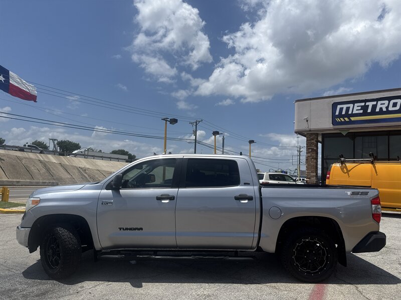 2016 Toyota Tundra SR5 - Photo 9 - Arlington, TX 76011