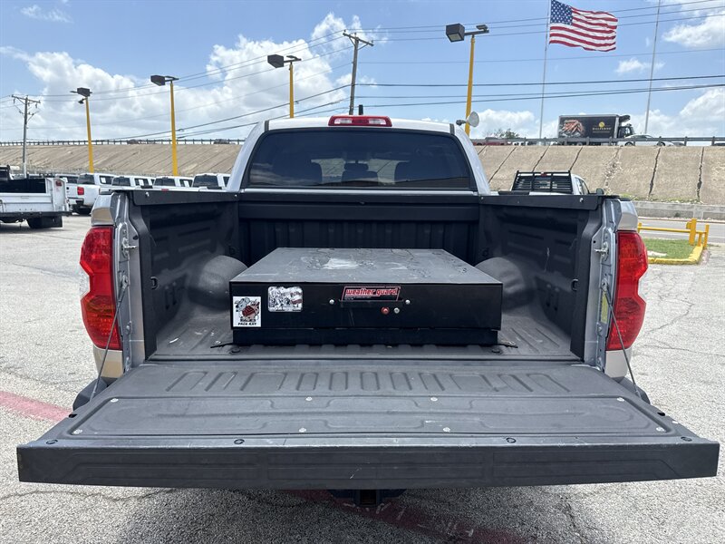 2016 Toyota Tundra SR5 - Photo 7 - Arlington, TX 76011