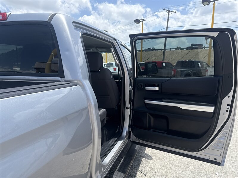 2016 Toyota Tundra SR5 - Photo 20 - Arlington, TX 76011