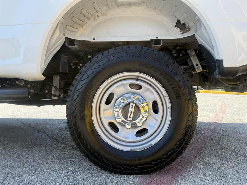 2022 Ford F-250 Super Duty XL - Photo 11 - Arlington, TX 76011