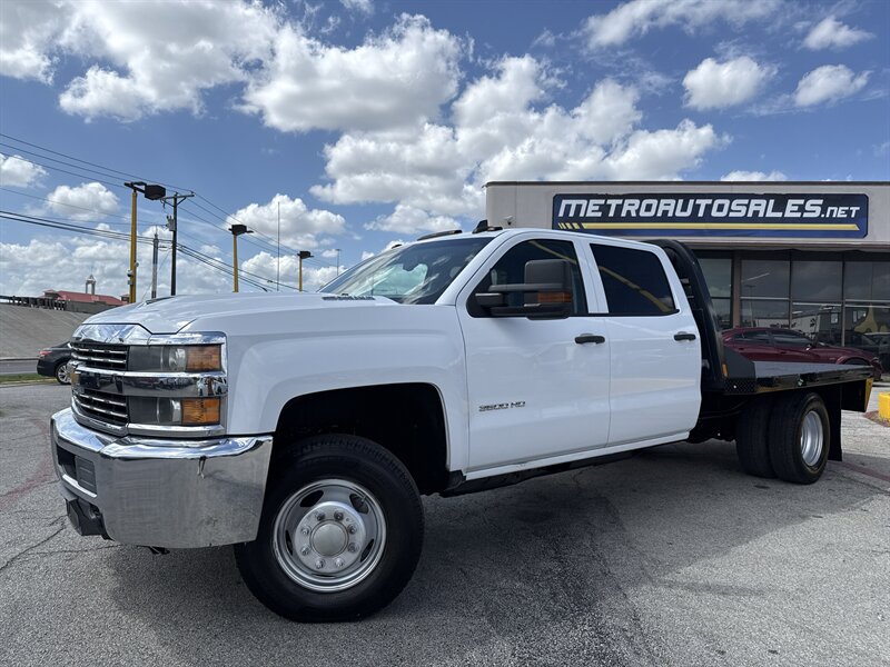 2018 Chevrolet Silverado 3500HD CC Work Truck - Photo 9 - Arlington, TX 76011